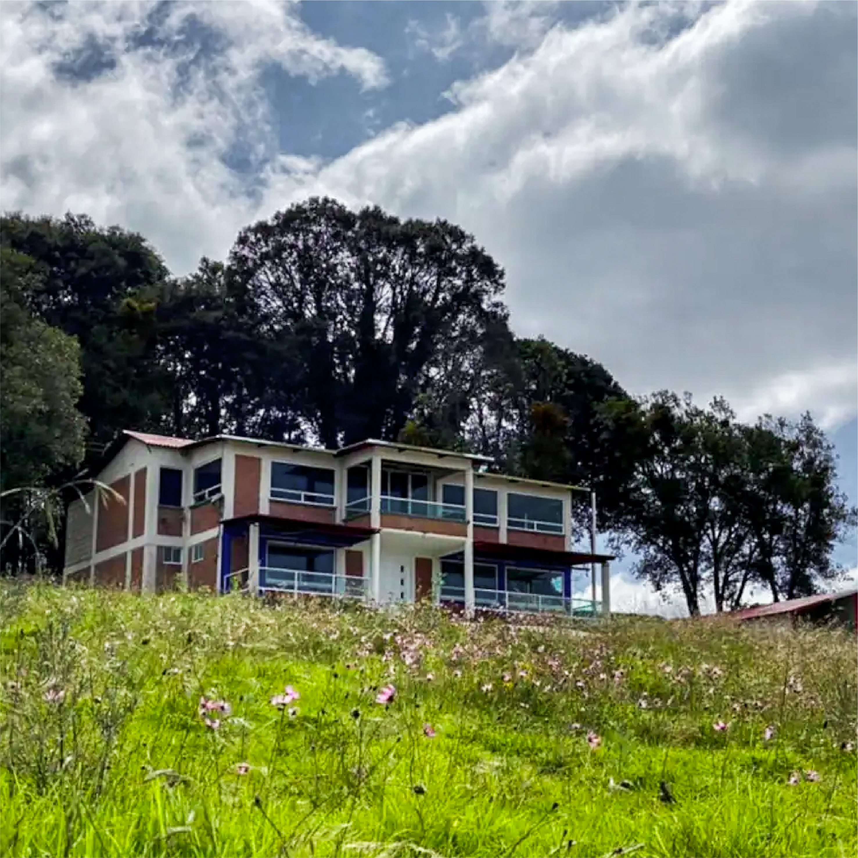 Fachada Bajo-Quinta Elvira Omitlan-Antares Riva Palacio